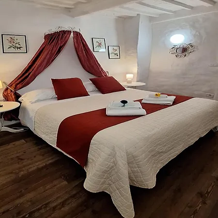 Antiche Mura Oda ve Kahvaltı Arezzo